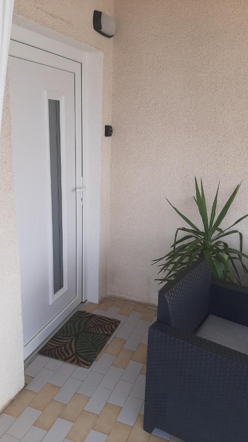 Nina Seaview Apartment Novi Vinodolski Exterior foto